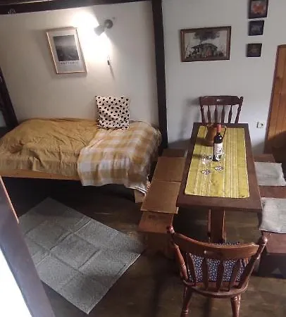 Bele Staze 84, Tavance, Brzeće