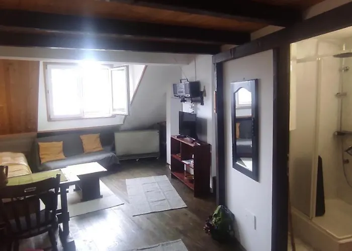 Bele Staze 84, Tavance, Brzeće